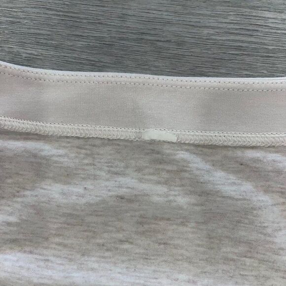 Lululemon Women’s 10 ? To Class Tee Heathered Dune Top Loose Shirt Yoga Workout - Picture 4 of 9